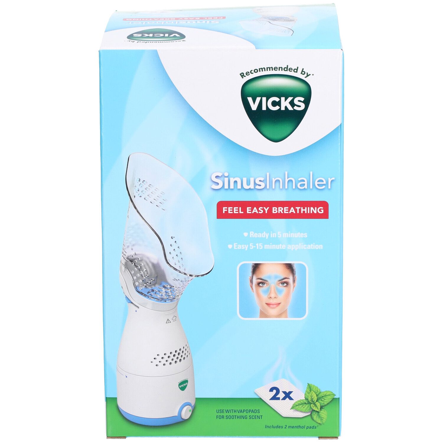 Vorderseite der Vicks Sinus Inhaler Verpackung. Produktabbildung, Vicks-Logo, Text: Sinus Inhaler, Feel Easy Breathing, 2x Pads.