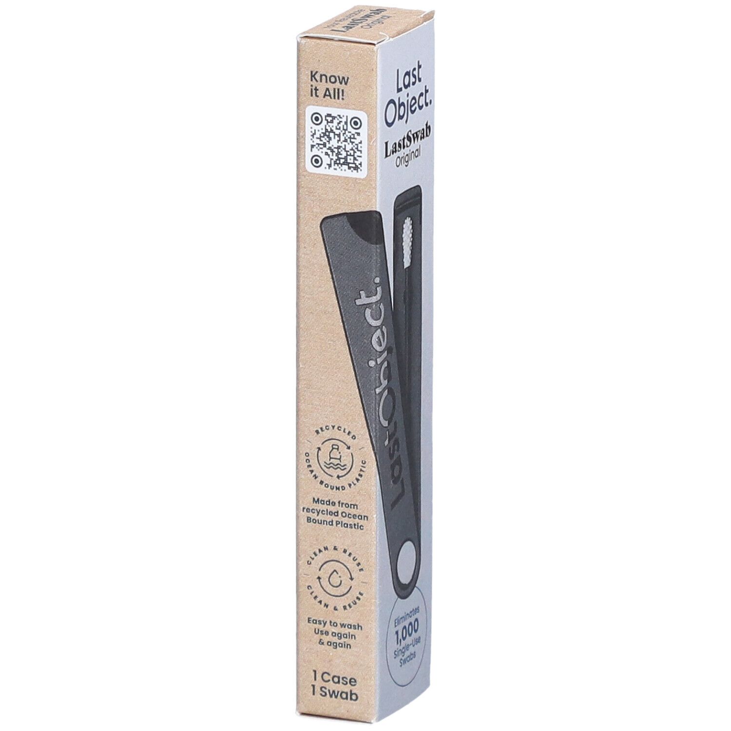 Kartonverpackung mit schwarzem Wattestäbchen. Marke: LastObject. Text: 1 Case, 1 Swab. Aus recyceltem Kunststoff.