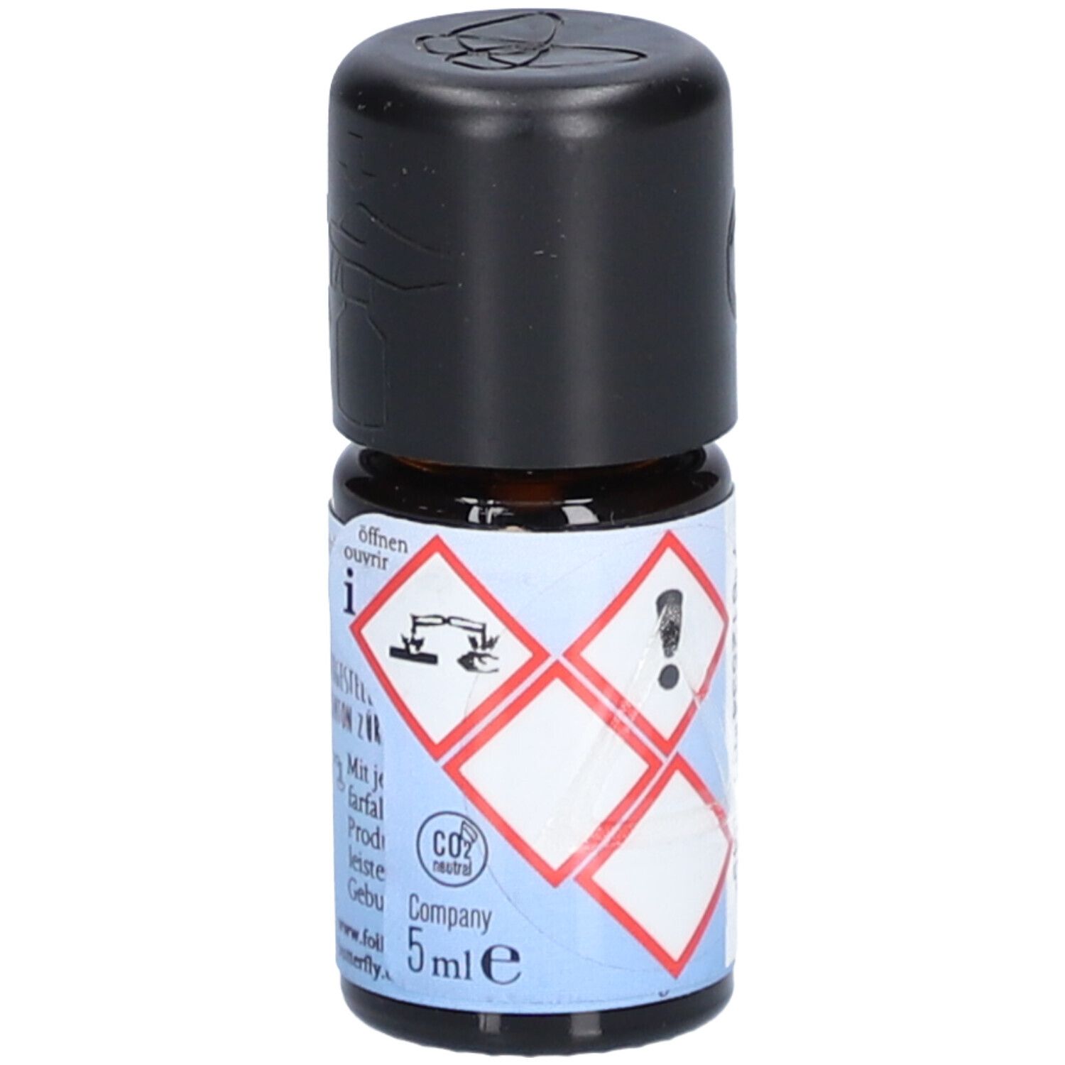Braune Glasflasche mit schwarzem Deckel. Etikett mit Gefahrensymbolen, Text und Volumenangabe '5ml'.