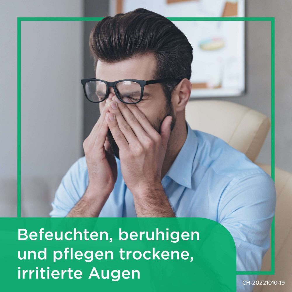 Homme portant des lunettes se tient les yeux. Texte : Hydrater, apaiser et soigner les yeux secs et irrités.