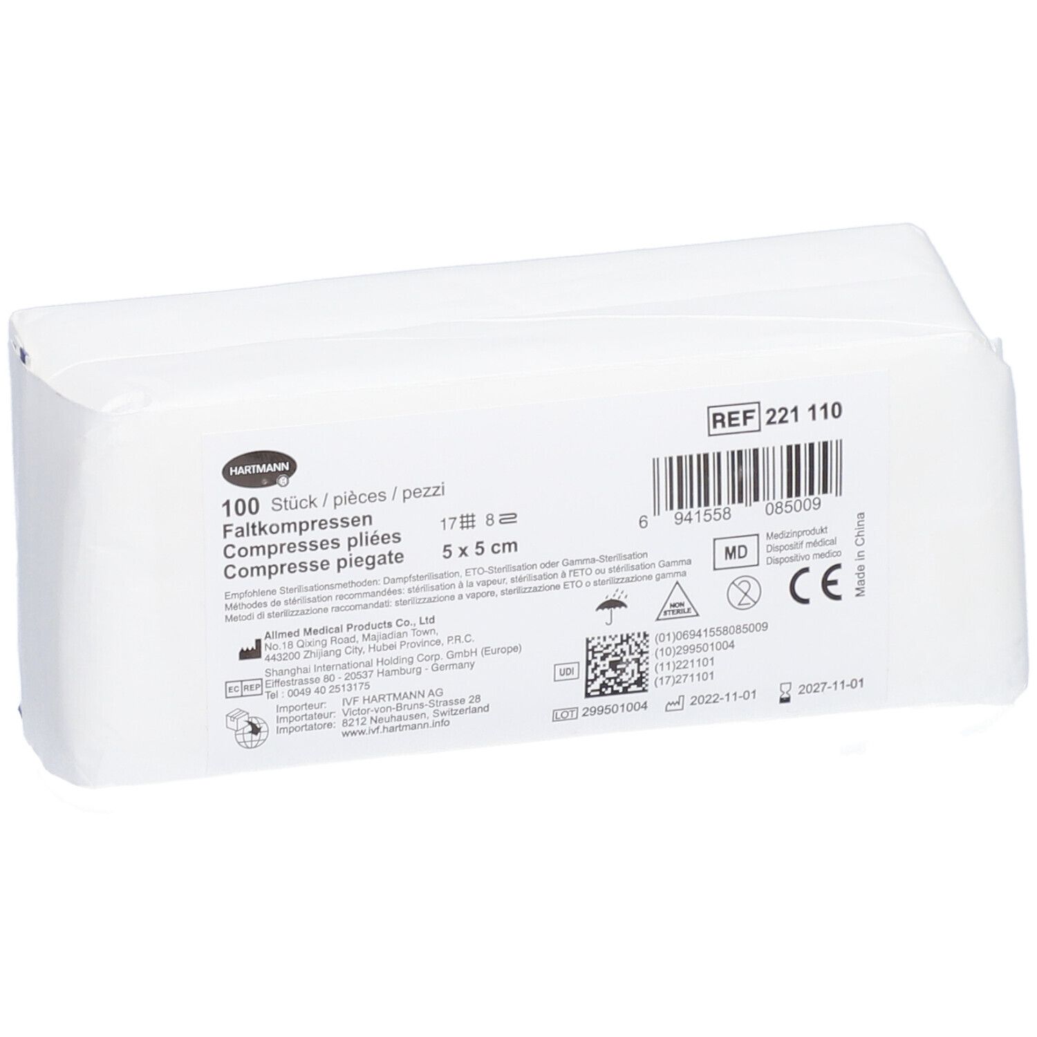 Verpackung mit HARTMANN Kompressen. 100 Stück, gefaltet, 5 x 5 cm. Weiße Verpackung mit Produktinformationen.
