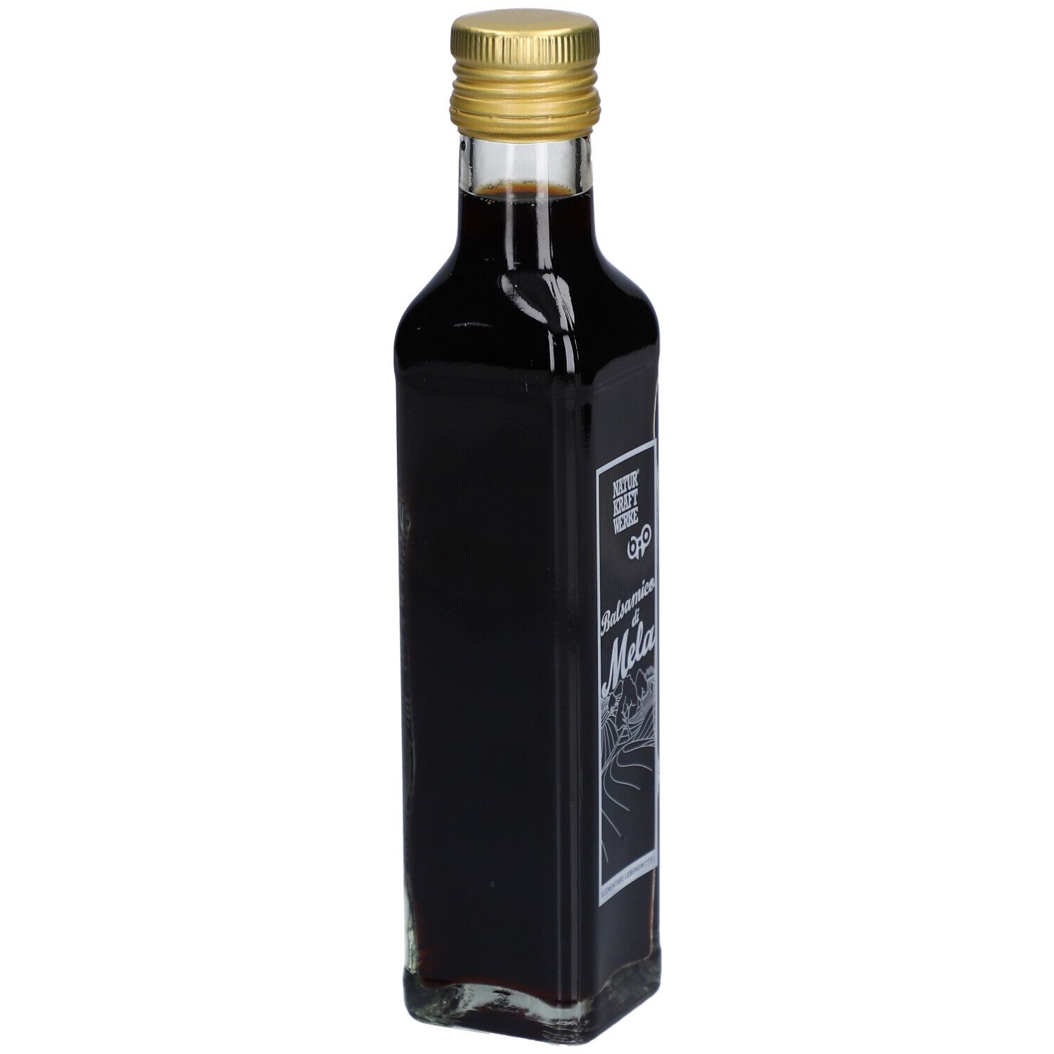 Glasflasche mit Balsamico-Essig. Schwarze Flüssigkeit, goldener Deckel. Seitenansicht, Etikett teilweise sichtbar.