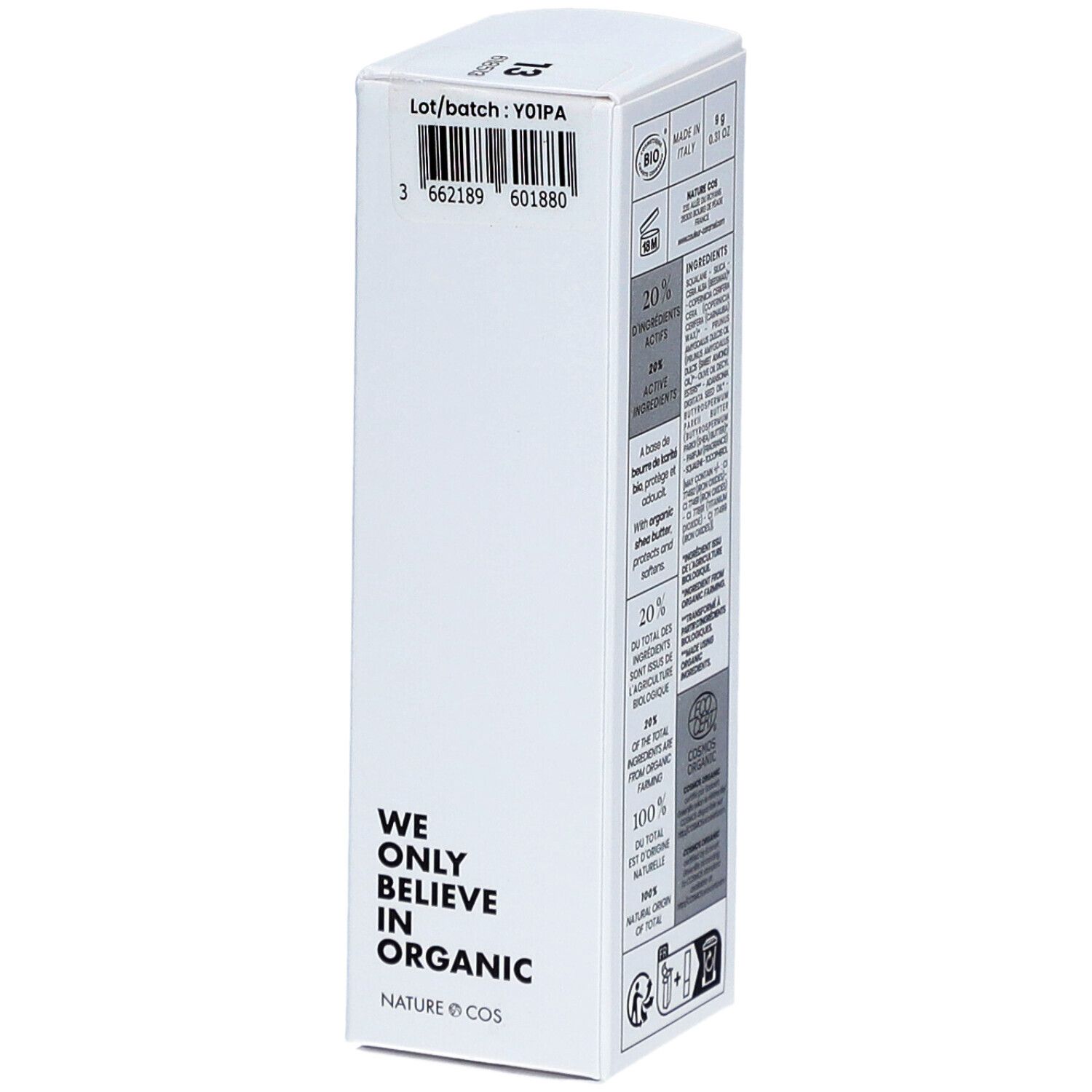 Dos de l'emballage du fond de teint. Texte: Numéro de lot, code-barres, certification Bio, We only believe in organic.