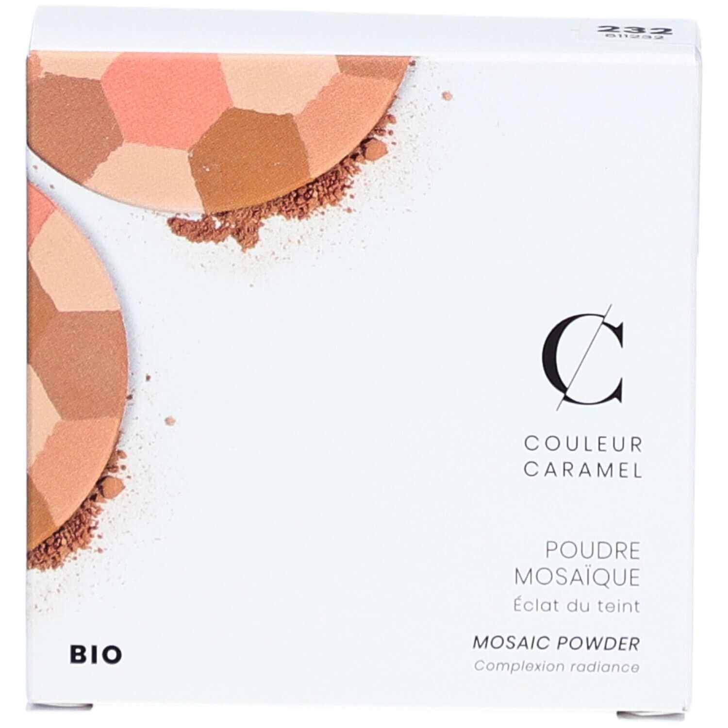 Weiße Verpackung mit Mosaikpuder. Marke COULEUR CARAMEL, BIO-Logo. Nummer 232. Text: Poudre Mosaïque, Eclat du teint, Mosaic Powder.