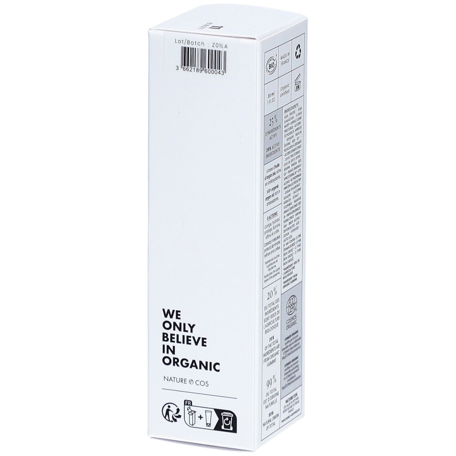 Emballage blanc avec code-barres et texte: WE ONLY BELIEVE IN ORGANIC. Logos pour cosmétiques naturels et recyclage.