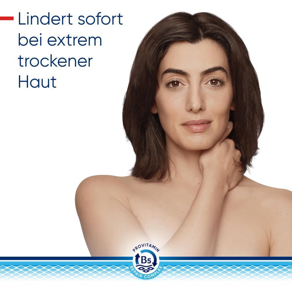 Frau mit Balsam. Bepanthen Derma Logo unten. Für extrem trockene Haut.