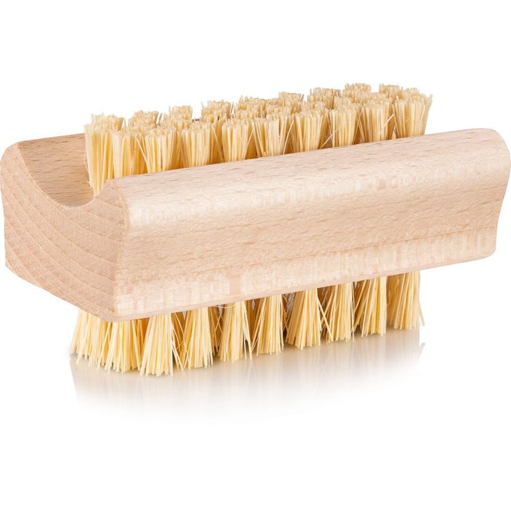 Houten nagelborstel met lichte haren. Dubbele rij, met handvat. Licht hout, gele borstels.
