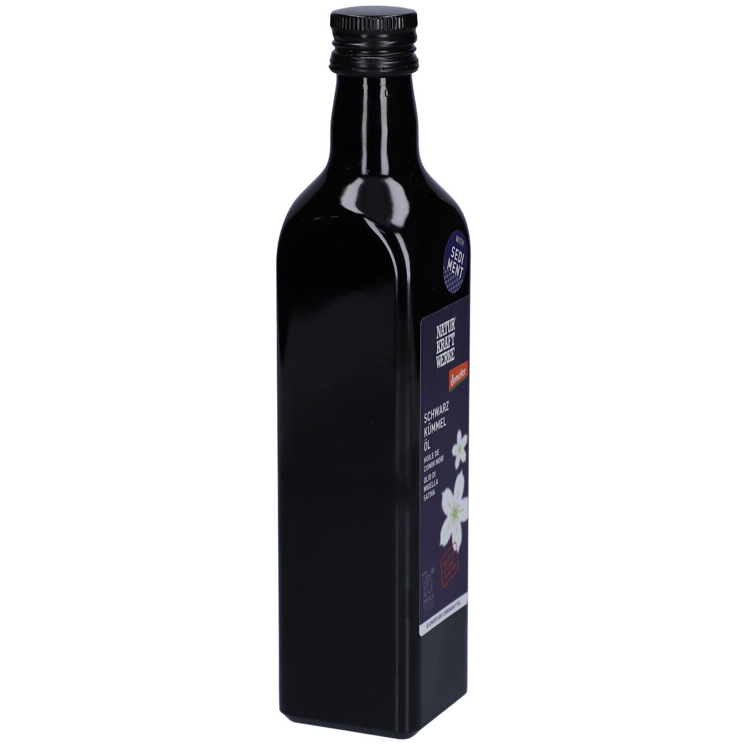 Schwarze Glasflasche mit schwarzem Deckel. Etikett mit Produktbezeichnung und Demeter-Siegel. Mit Sediment.