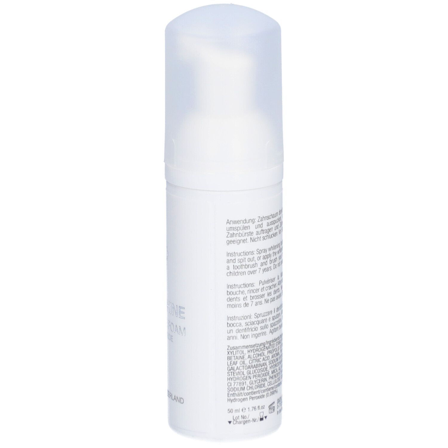 Weiße Flasche mit Schaum. Rückseite mit Text. Aufschrift: Snow Pearl, Snow Shine Whitening Foam.
