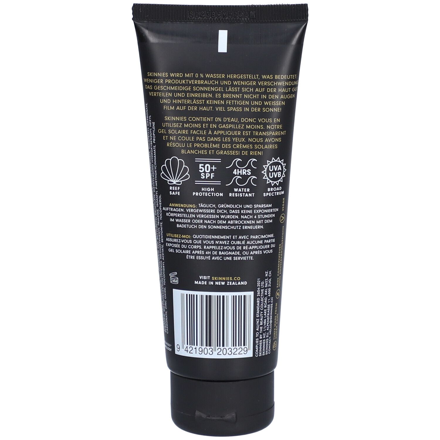 Rückseite der schwarzen Tube. Enthält Text, SPF- und Wasserbeständigkeits-Symbole.