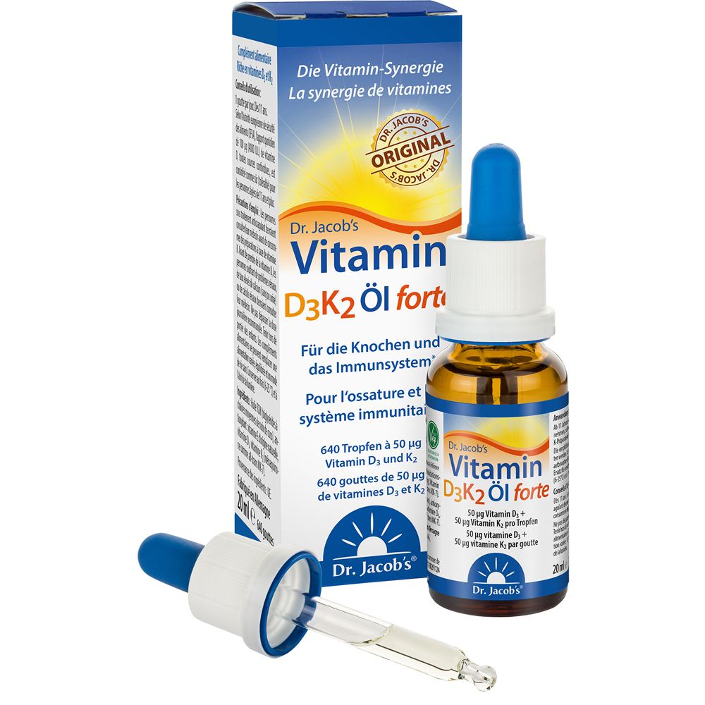 Produit avec emballage. Flacon avec pipette et boîte. Inscription : Vitamin D3K2 Öl forte.
