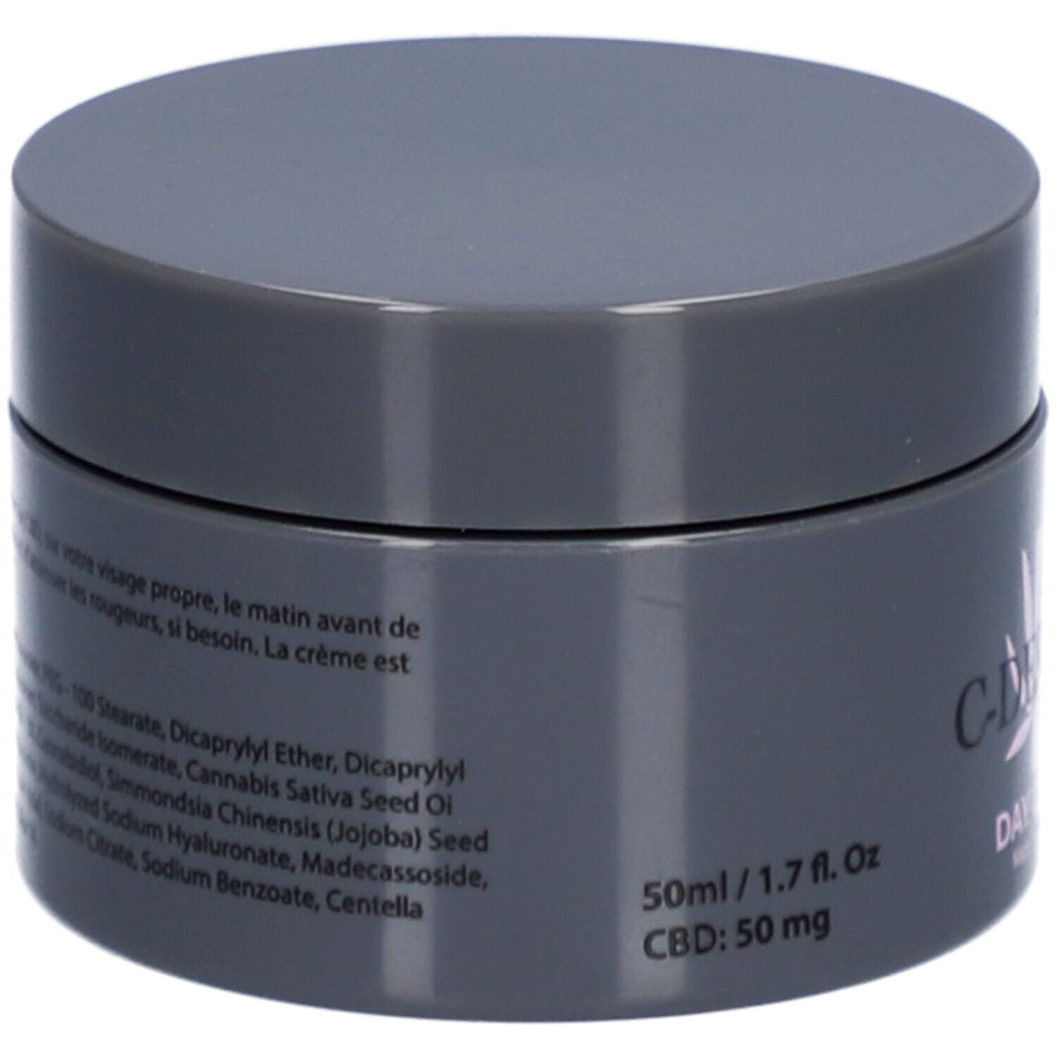 Dunkelgrauer Tiegel. Aufschrift: C-DERMA, Day Cream. Seitlich: Inhaltsstoffe und Text. 50ml/1.7 fl. Oz. CBD: 50 mg.