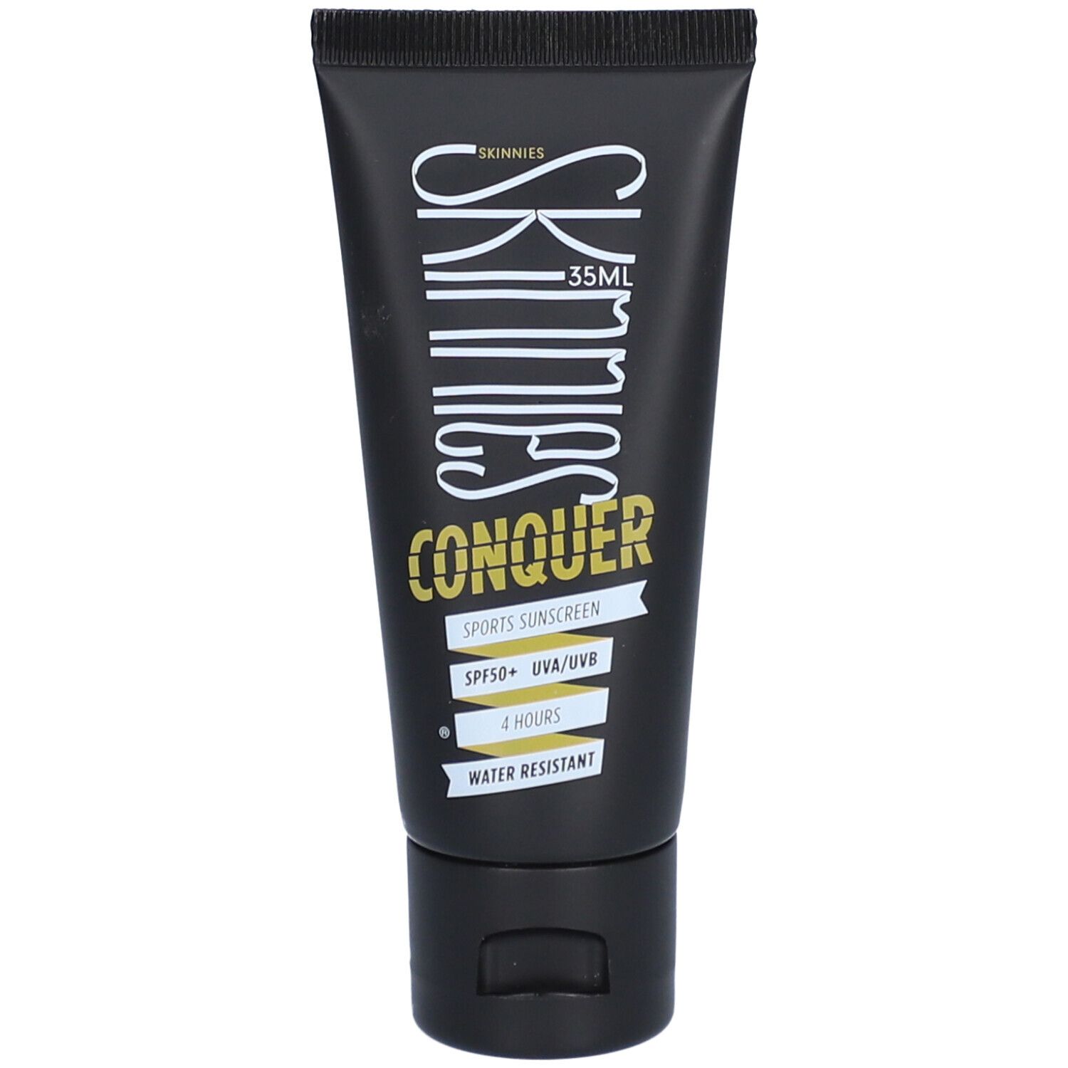 Schwarze Tube mit Skinnies Conquer SPF50. Enthält 35ml. Text: Sports Sunscreen, SPF50+, UVA/UVB, 4 Stunden, wasserfest.
