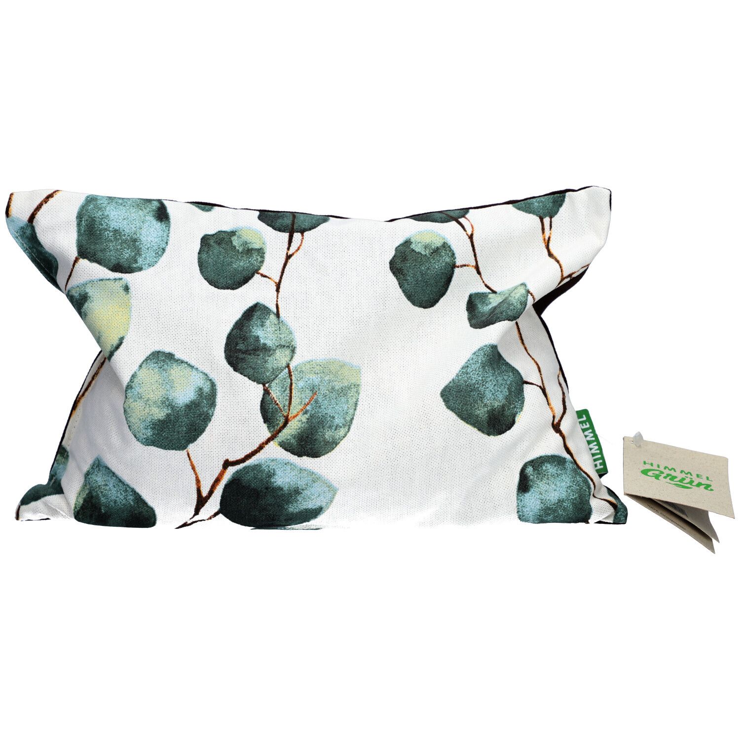 Kirschkernkissen mit Eukalyptus-Muster. Rechteckig, weißer Stoff mit grünen Blättern. Anhänger mit Logo.