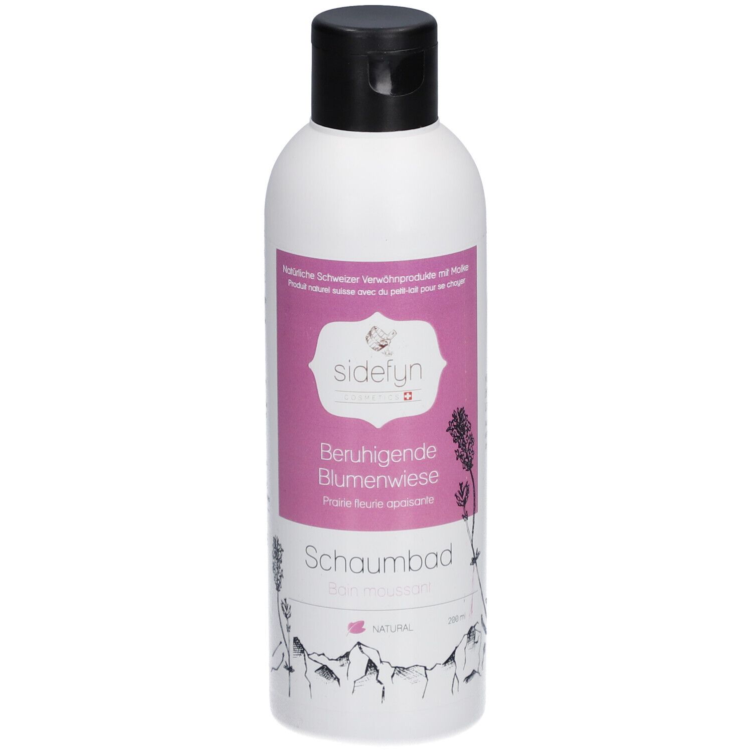Weiße Flasche mit schwarzem Deckel. Rosa Etikett mit Produktnamen und Logo. Illustrationen von Blumen und Bergen.