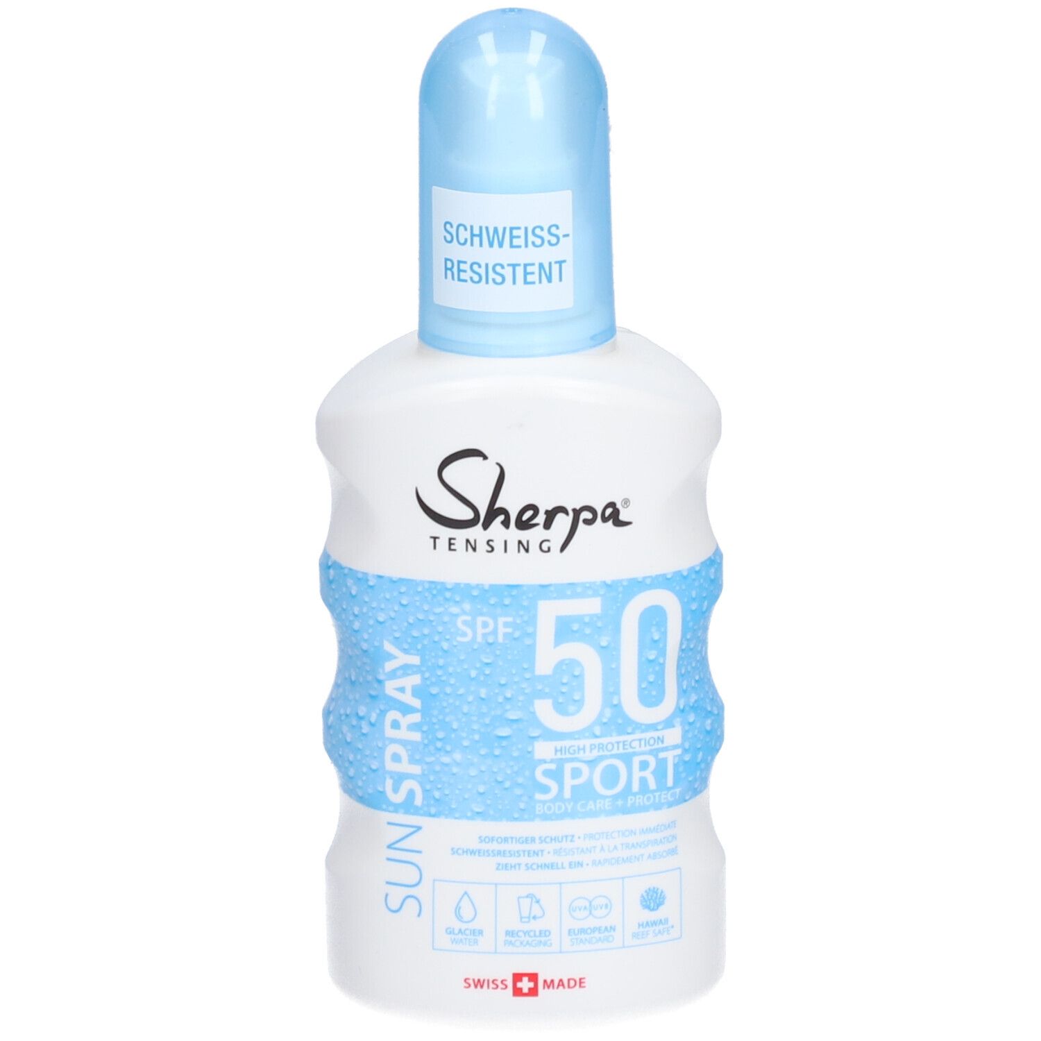Weiße Flasche mit blauem Sprühkopf. Aufschrift: Sherpa Tensing, Sun Spray SPF50 Sport. Schweizer Flagge.