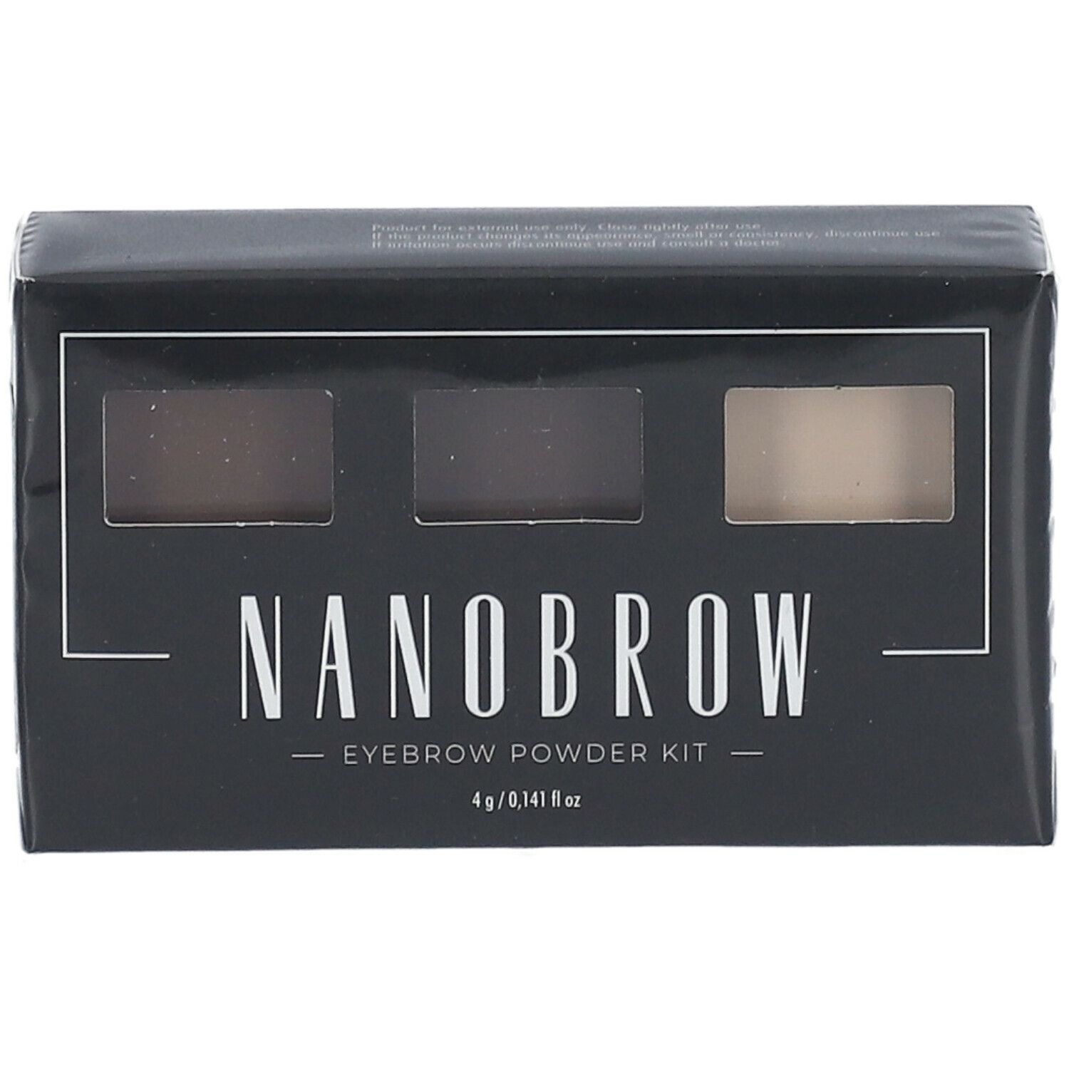 Schwarze Verpackung mit drei Augenbrauenpuder-Farben. Schriftzug: NANOBROW Eyebrow Powder Kit. 4g/0.141 fl oz.