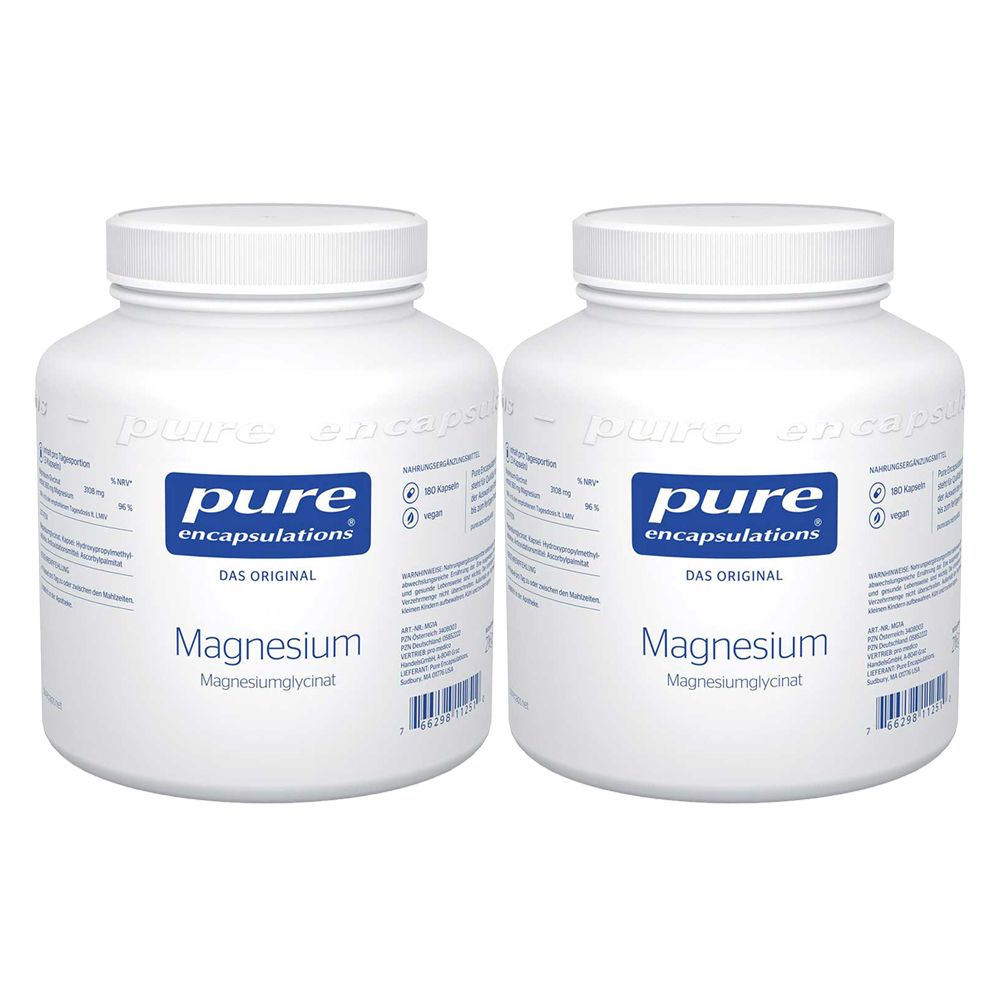 Zwei weiße Flaschen mit Schraubverschluss. Auf der Vorderseite steht "pure encapsulations" und "Magnesium".