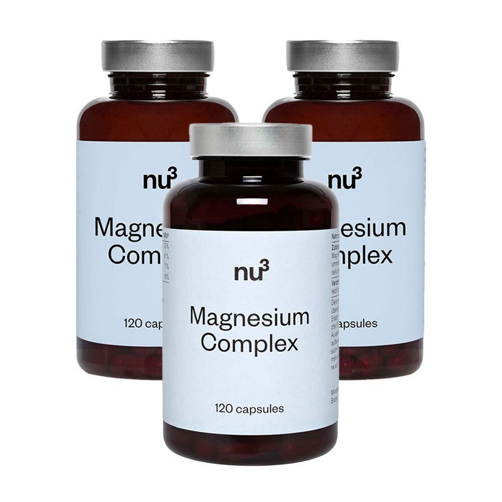 Drei braune Flaschen mit silbernen Deckeln und weißen Etiketten. Auf den Etiketten steht "nu3 Magnesium Komplex" und "120 capsules".