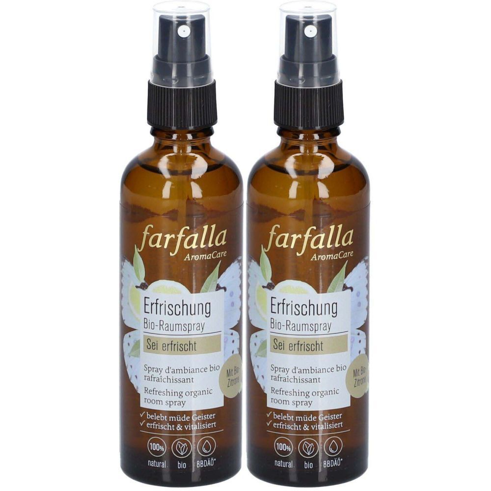 Twee bruine glazen flessen met verstuiver. Opschrift: farfalla, Erfrischung Bio-Raumspray, Sei erfrischt. Certificeringen.