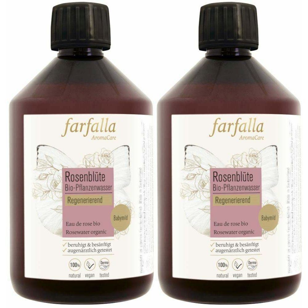 Zwei Flaschen mit Etiketten. Aufschrift: farfalla AromaCare Rosenblüte Bio-Pflanzenwasser. Schwarze Schraubverschlüsse. Rosa Flüssigkeit.