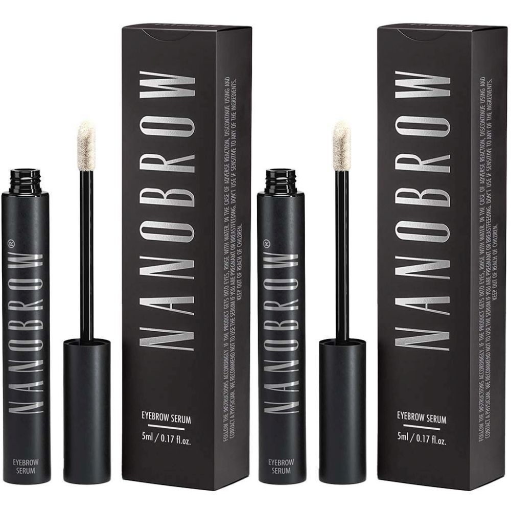 Trois flacons noirs avec applicateurs et emballages. Inscription : NANOBROW EYEBROW SERUM.