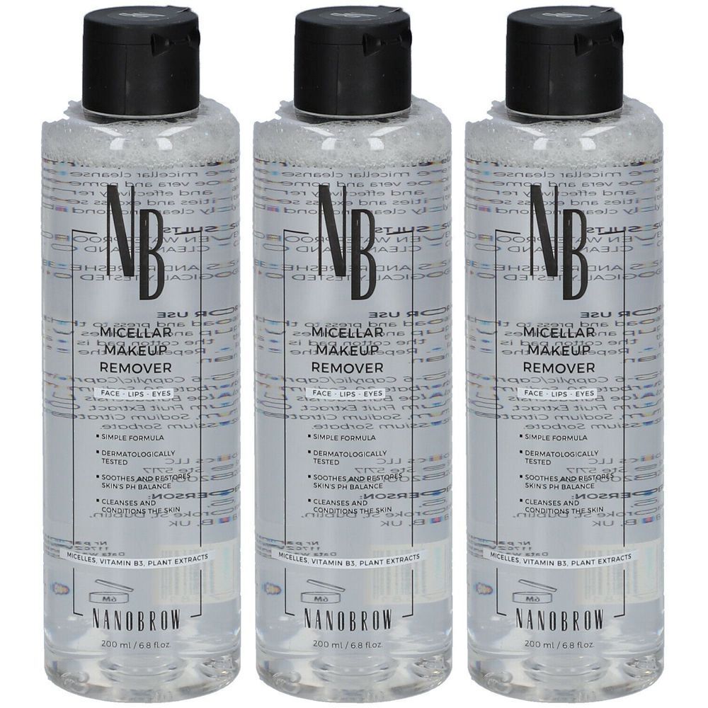 Drei Flaschen Mizellen-Make-up-Entferner. Schwarzer Deckel, transparente Flüssigkeit. Aufschrift: NANOBROW, MICELLAR MAKEUP REMOVER.