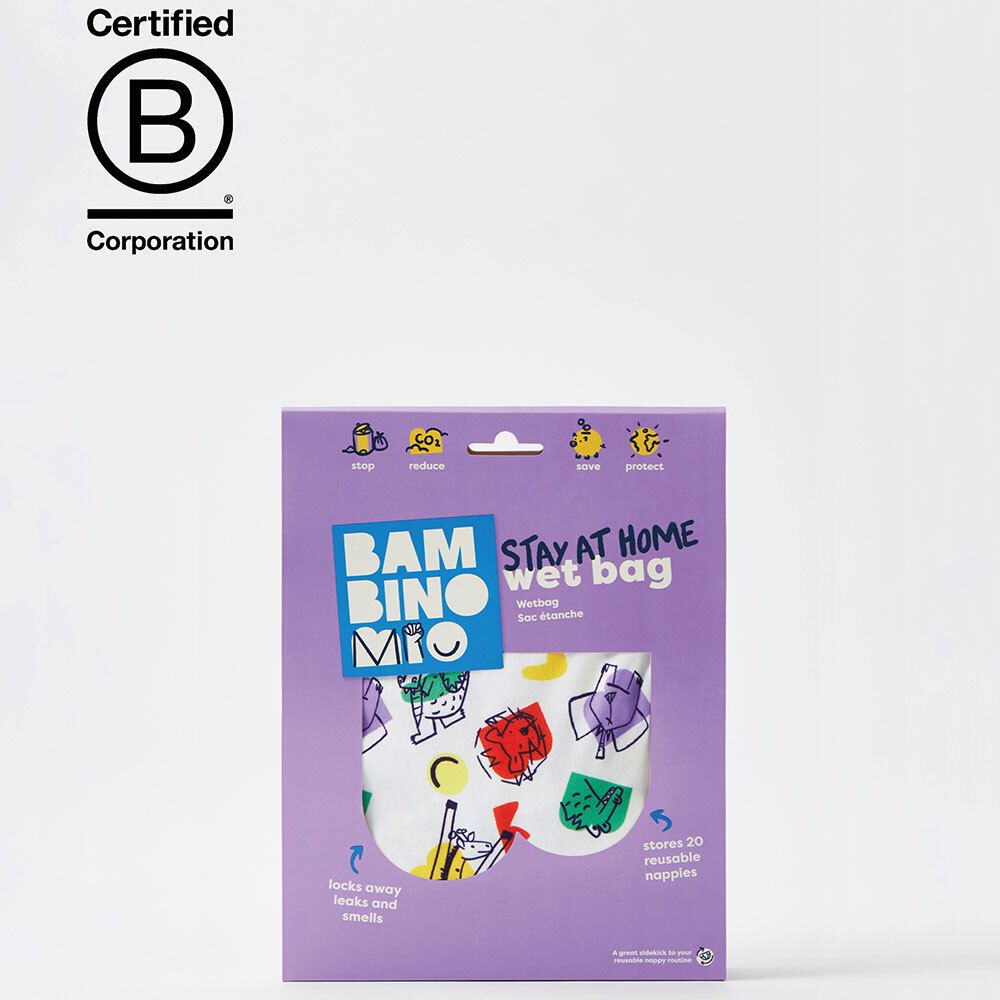 Emballage pour un sac humide. Marque Bambino Mio. Texte: Stay at Home Wet Bag. Certifié B Corp.