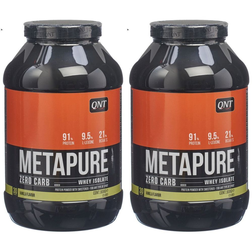 Zwei schwarze Behälter mit orangefarbenen Etiketten. Aufschrift: METAPURE, ZERO CARB, WHEY ISOLATE. Marke: QNT. Enthält Protein, Leucin und BCAAs.