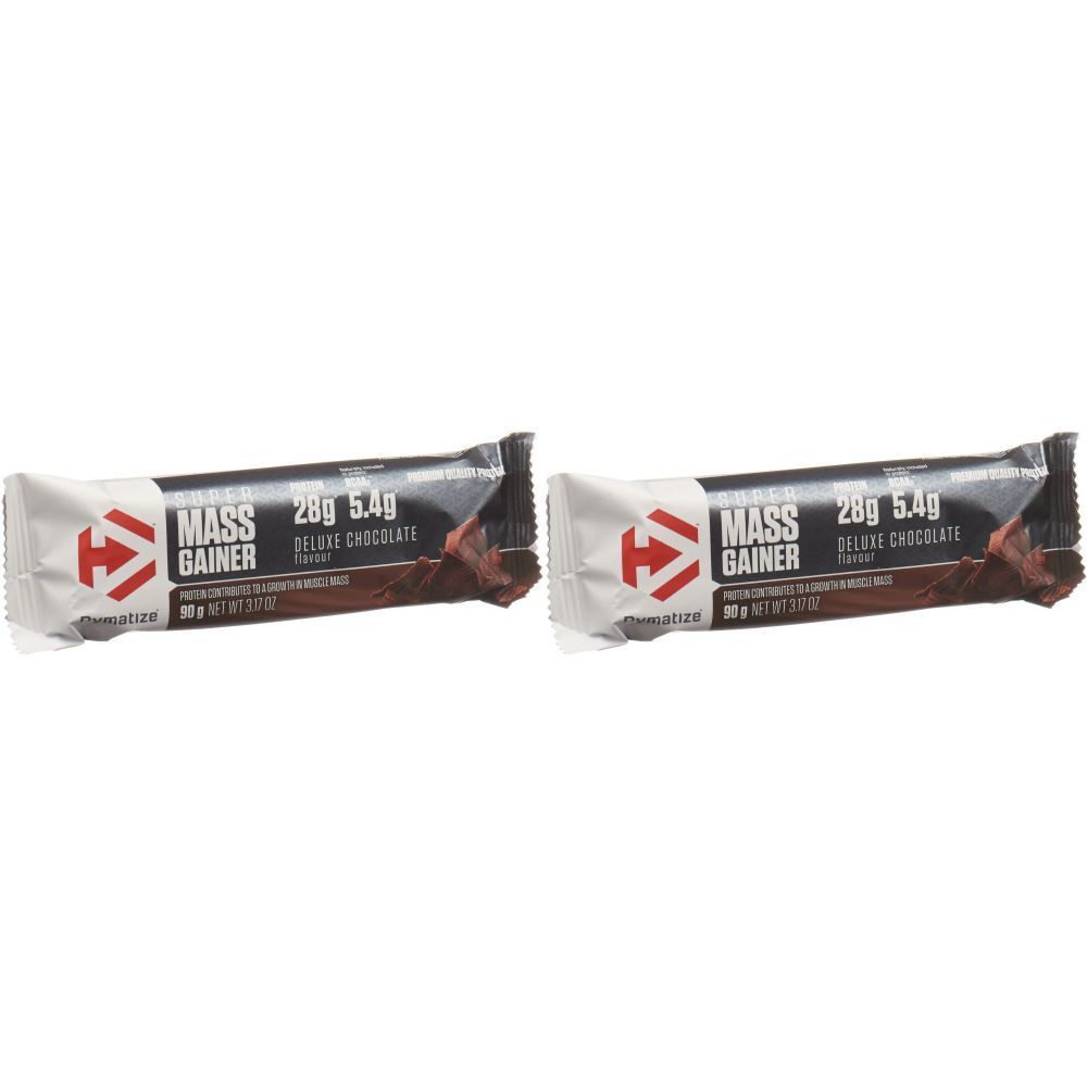 Zwei Riegel. Aufschrift: MASS GAINER, 28g, 5.4g Fett, Deluxe Chocolate. Marke DYMATIZE. Verpackung in Weiß, Schwarz und Rot.