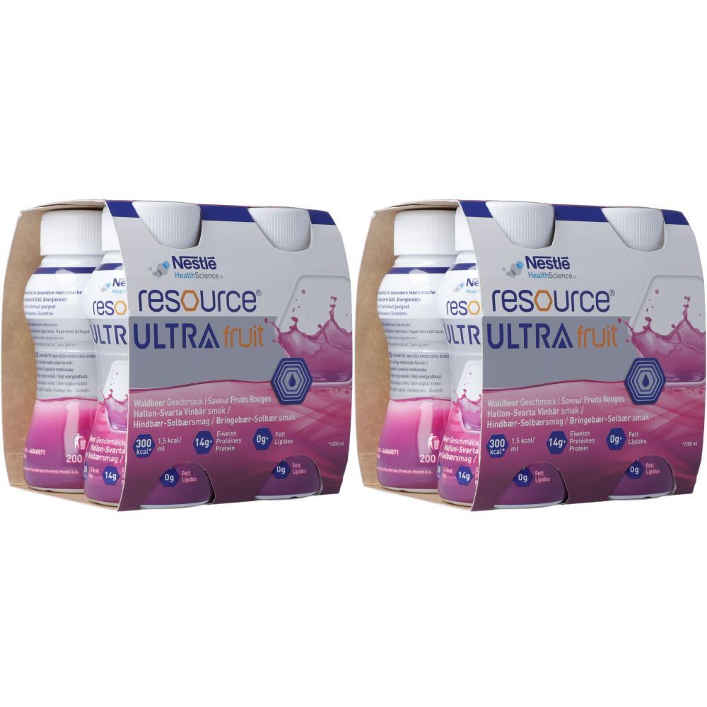 Zwei Packungen mit je vier Flaschen. Aufdruck: Nestle resource ULTRA fruit. Erdbeergeschmack. Flaschen mit rosa Flüssigkeit.