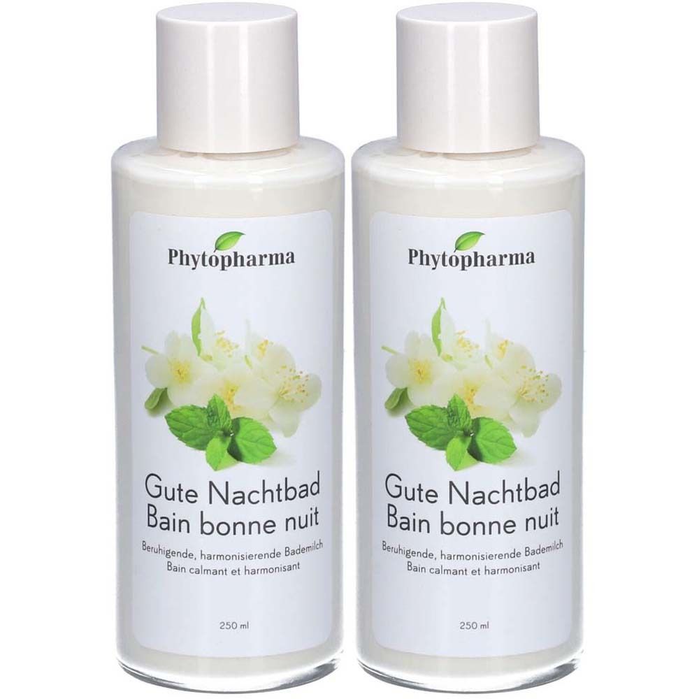 Deux flacons avec contenu blanc et bouchons blancs. Sur l'étiquette: marque Phytopharma, fleurs, menthe, texte: Gute Nachtbad, Bain bonne nuit.