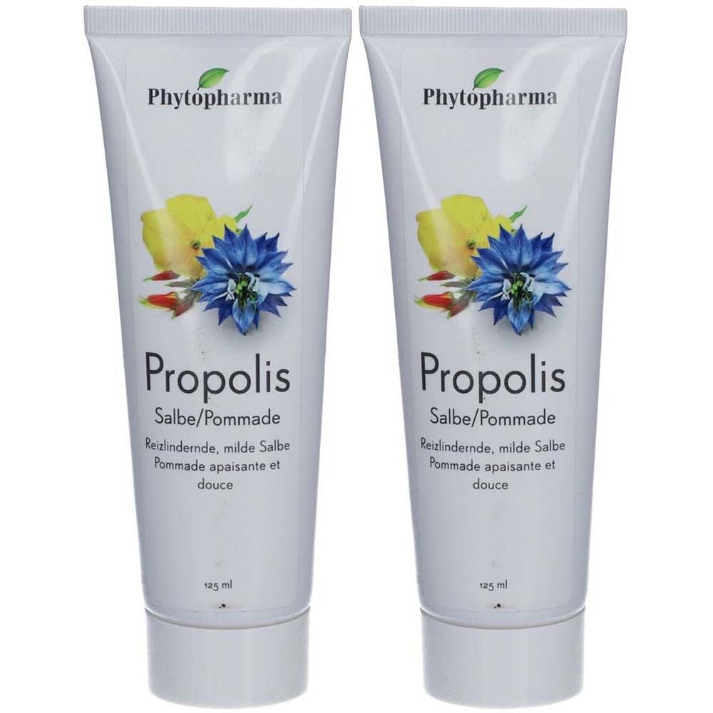 Deux tubes de pommade Propolis. Inscription: Phytopharma, Propolis, Salbe/Pommade. Avec motif floral. 125 ml.