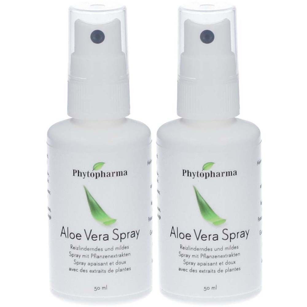 Zwei weiße Sprühflaschen. Aufschrift: Phytopharma, Aloe Vera Spray. Text in Deutsch und Französisch. 50 ml.