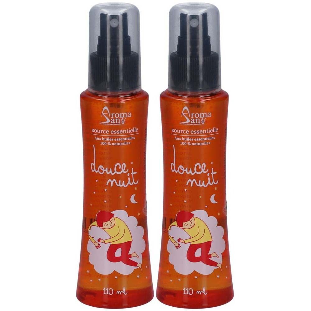 Deux flacons spray orange. Inscription : "Aromasan source essentielle douce nuit". Contenance : 110 ml.