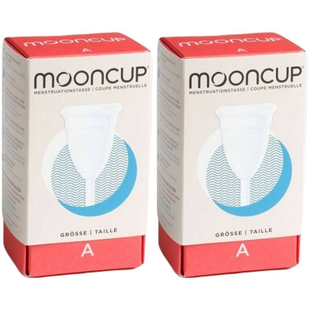 Zwei Verpackungen von Mooncup Menstruationstasse. Aufdruck: Mooncup, Menstruationstasse, Größe A. Roter Boden und Deckel.