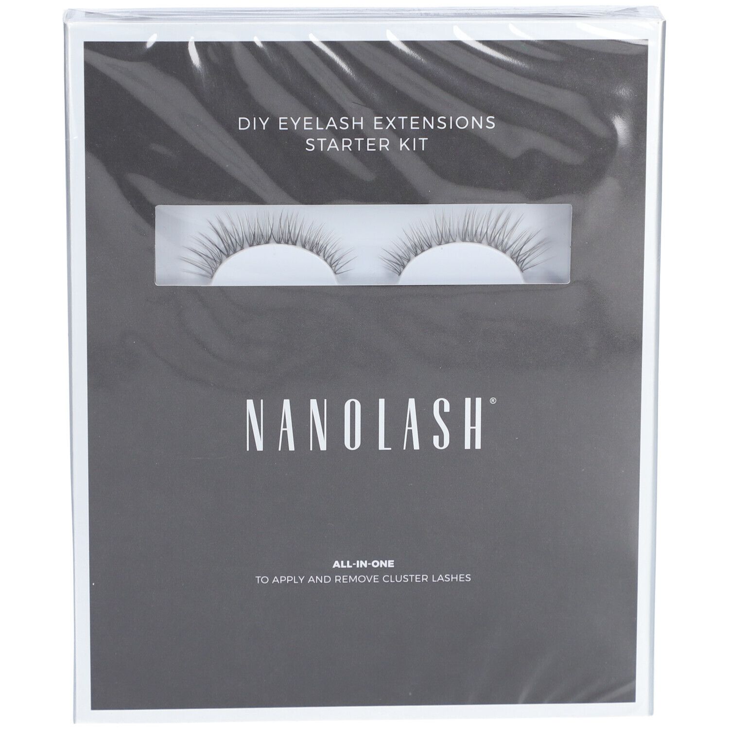 Étui NANOLASH. Emballage noir avec cils. Texte: DIY Eyelash Extensions Starter Kit, NANOLASH, All-in-one.