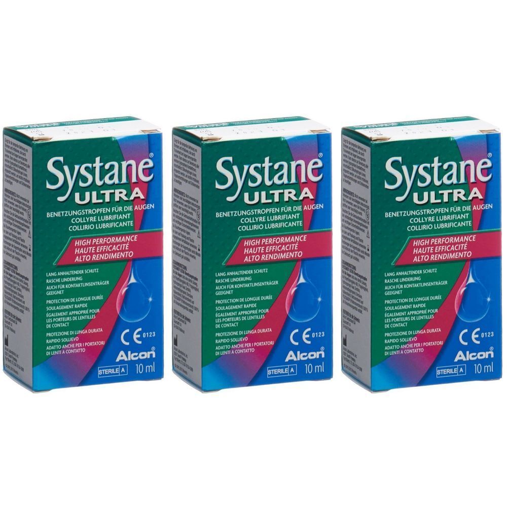 Drei Schachteln Systane Ultra. Aufdrucke: Benetzungstropfen, High Performance, CE-Zeichen, Alcon, 10 ml.