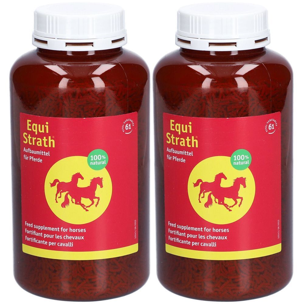 Zwei braune Flaschen mit weißem Deckel. Rotes Etikett mit Produktnamen, Logo und Aufschrift "100% natural".