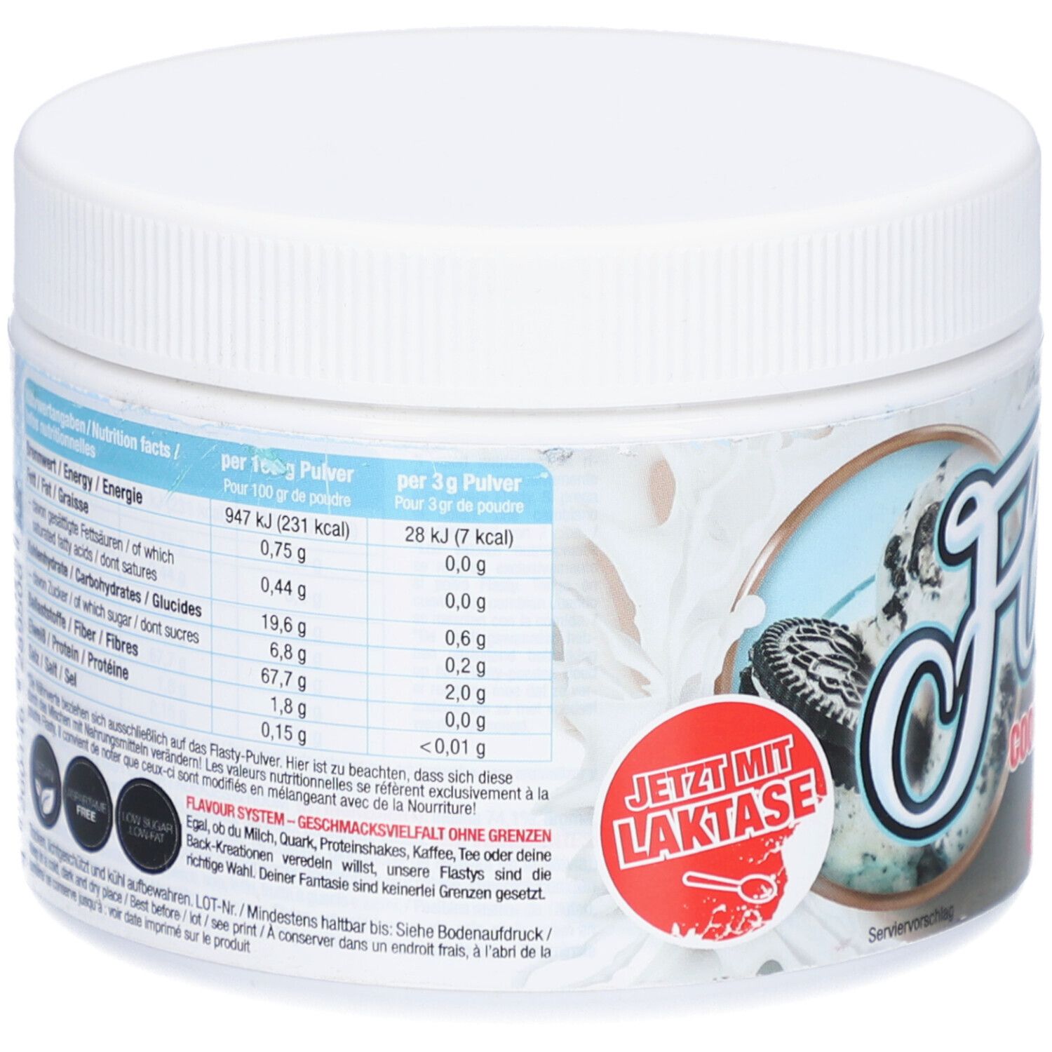 Rückseite des weißen Behälters. Nährwerttabelle und Text. Roter Aufkleber "JETZT MIT LAKTASE". Abbildung von Keksen und Sahne.