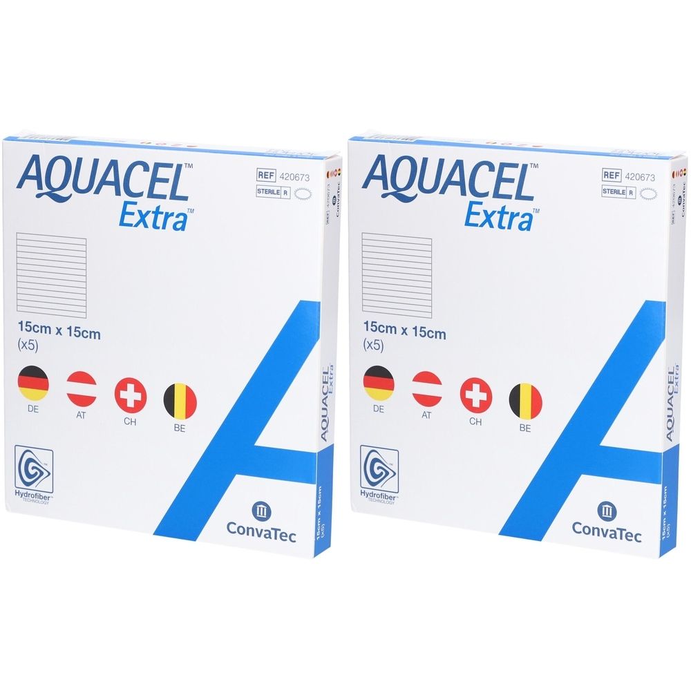 Zwei Packungen Aquacel Extra Wundverband. Größe 15x15cm. Aufdruck mit Länderflaggen und Logo.