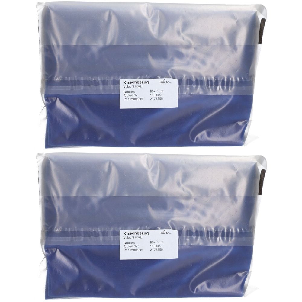 Deux taies d'oreiller bleues dans un emballage plastique. Étiquette avec informations produit : 50x11cm.