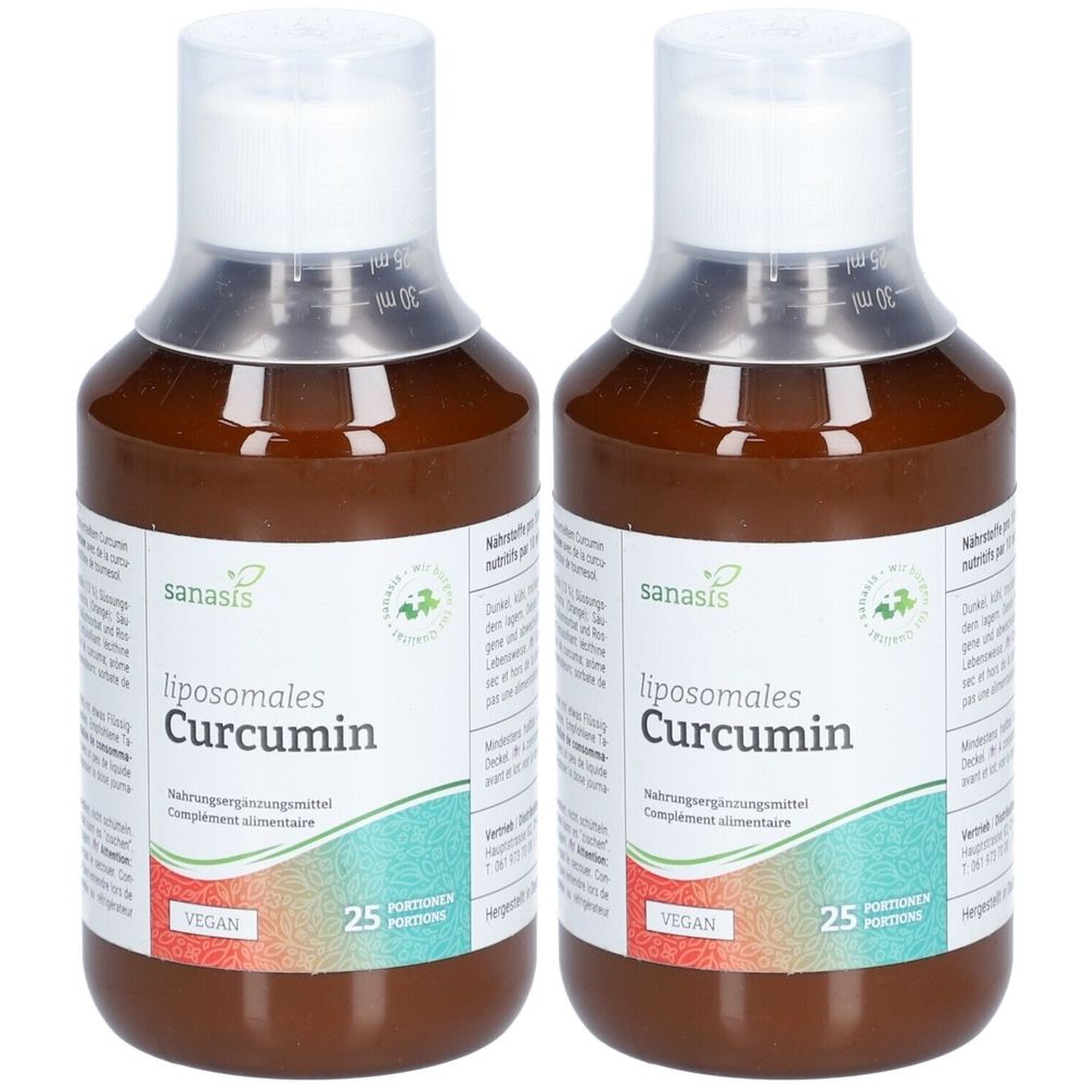 Zwei Flaschen Sanasis liposomal Curcumin. Braune Flüssigkeit in braunen Flaschen mit weißem Etikett. Vegan-Zertifizierung.