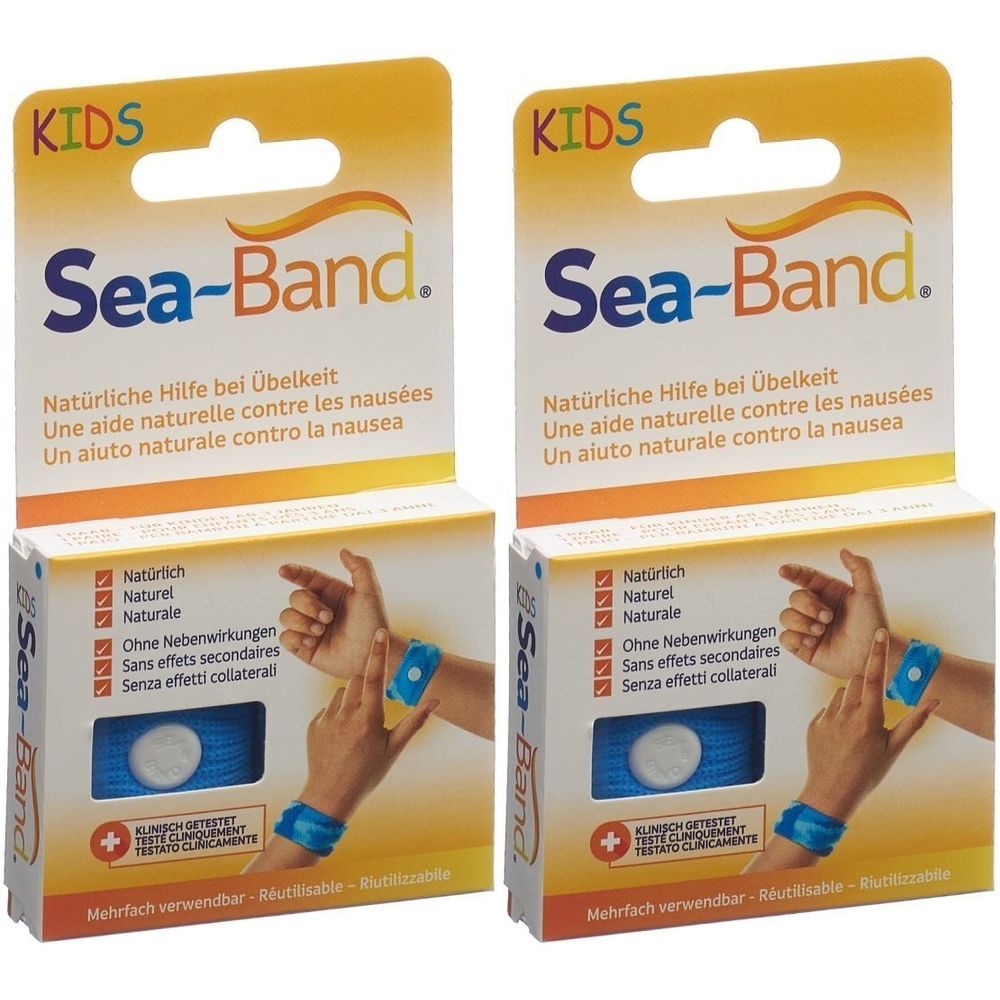 Zwei Packungen Sea-Band Armbänder für Kinder. Blaue Armbänder mit Druckknopf. Verpackung mit Produktnamen und Text in Deutsch, Französisch, Italienisch.