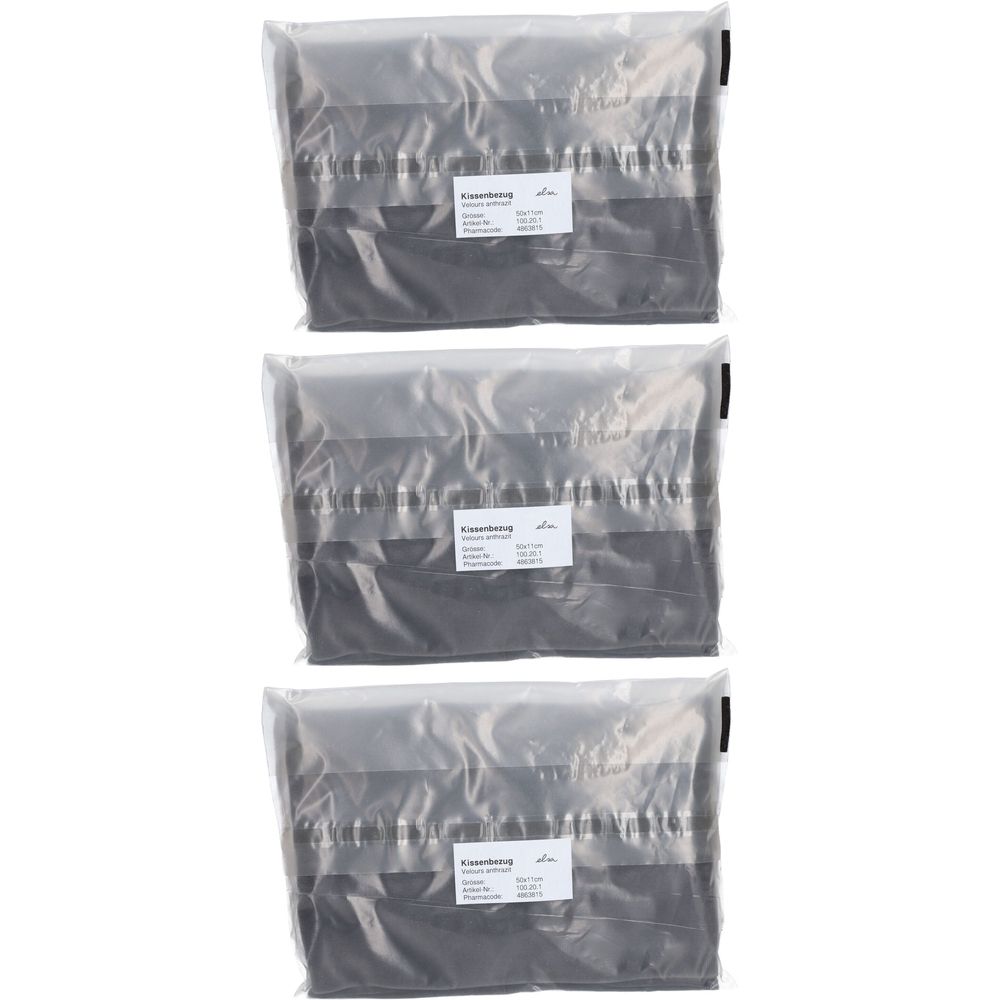 Drei Kopfkissenbezüge in Folienverpackung. Anthrazitfarbenes Velours. Etikett mit Produktinformationen.