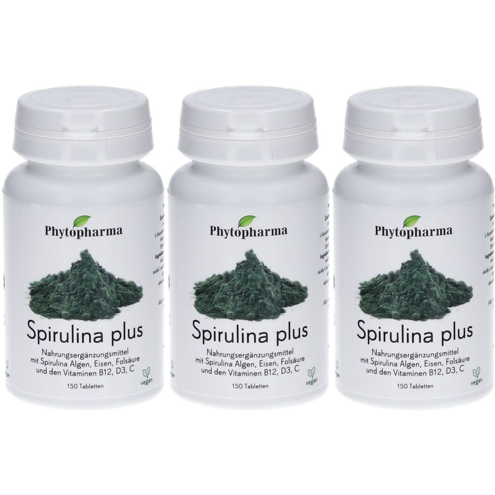 Drei weiße Flaschen mit Schraubverschluss. Auf jeder Flasche steht „Phytopharma Spirulina plus“. Darunter steht „150 Tabletten“.