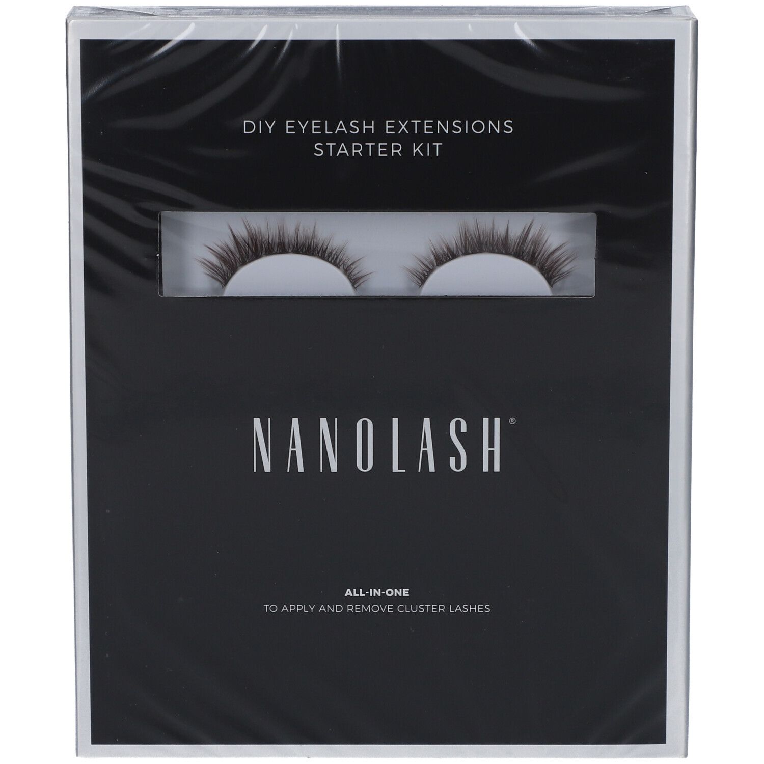 Verpackung mit Wimpern. "NANOLASH"-Logo. "DIY EYELASH EXTENSIONS STARTER KIT"-Text. Sichtbare Wimpern.
