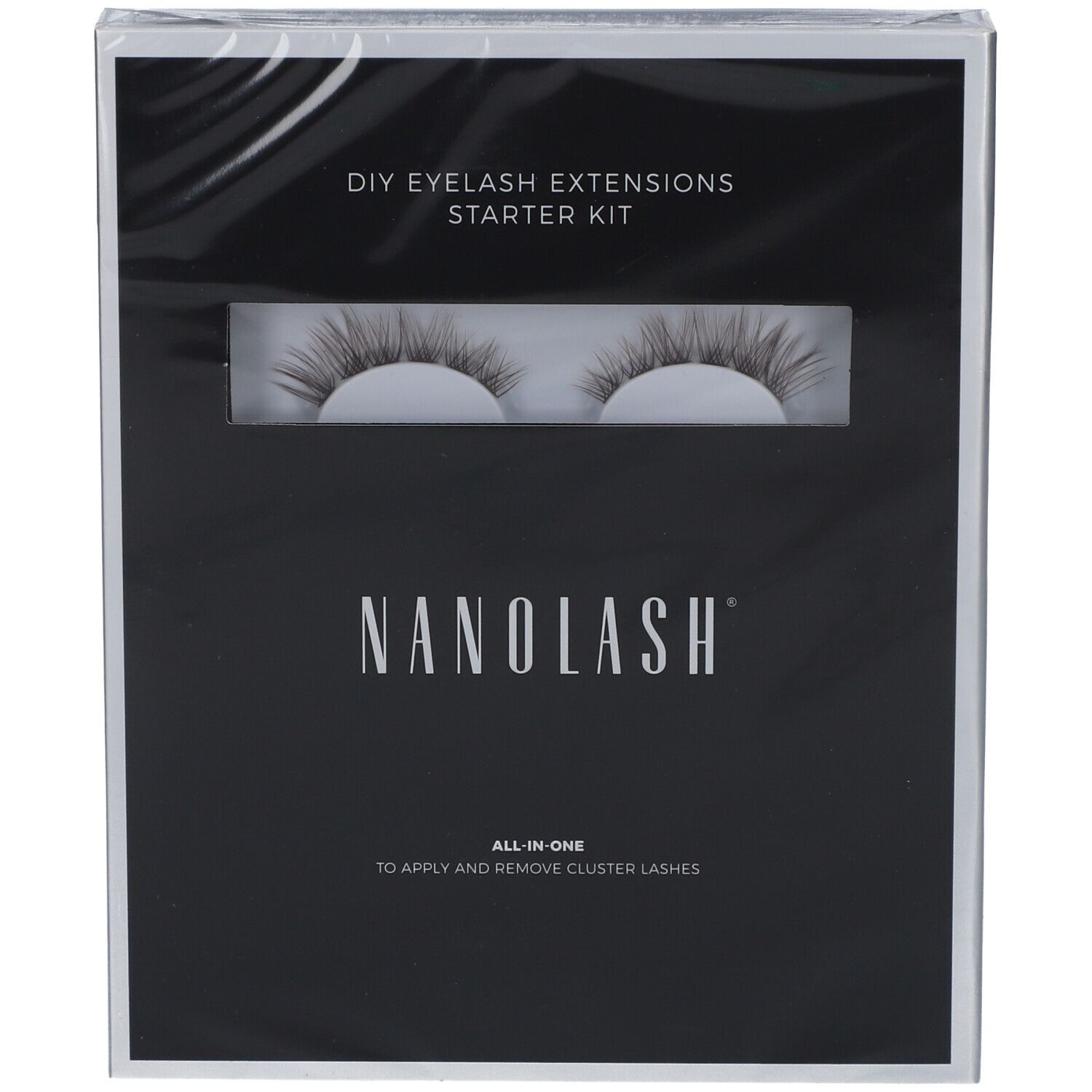 NANOLASH® DIY Wimpernverlängerung Starter Kit. Schwarze Verpackung mit Produktansicht. Enthält Wimpern. Text: NANOLASH, DIY EYELASH EXTENSIONS.