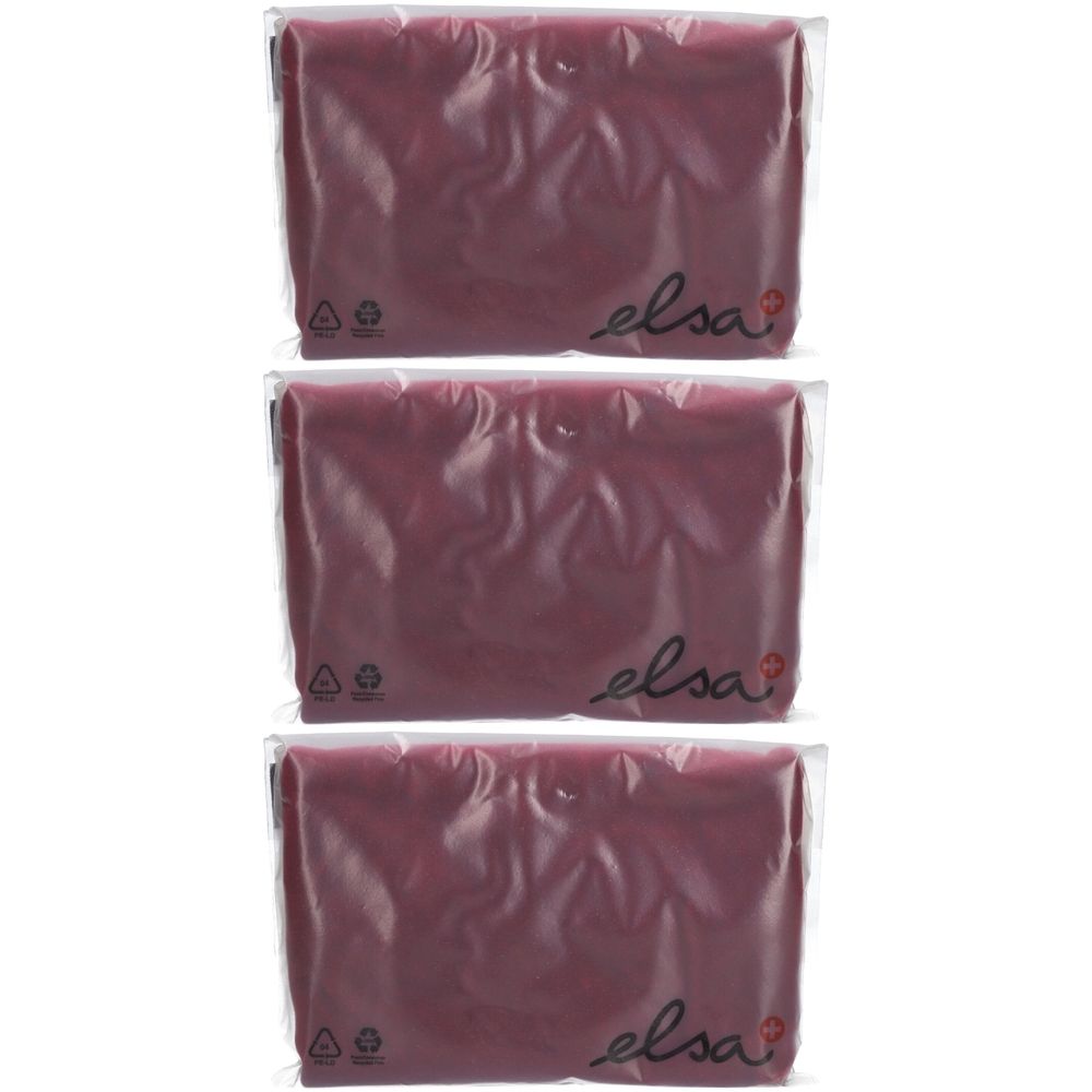 Drei kissenbezüge in bordeauxfarbenem Velours, in Folie verpackt. Mit dem Logo "elsa".