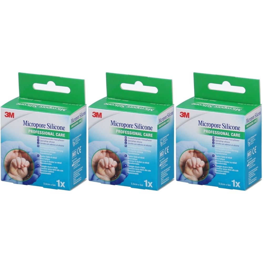 Drei Kartons mit 3M Micropore Silicone Pflaster. Grüne Aufhängelasche. Aufdruck: PROFESSIONAL CARE, 1x, CE-Zeichen.